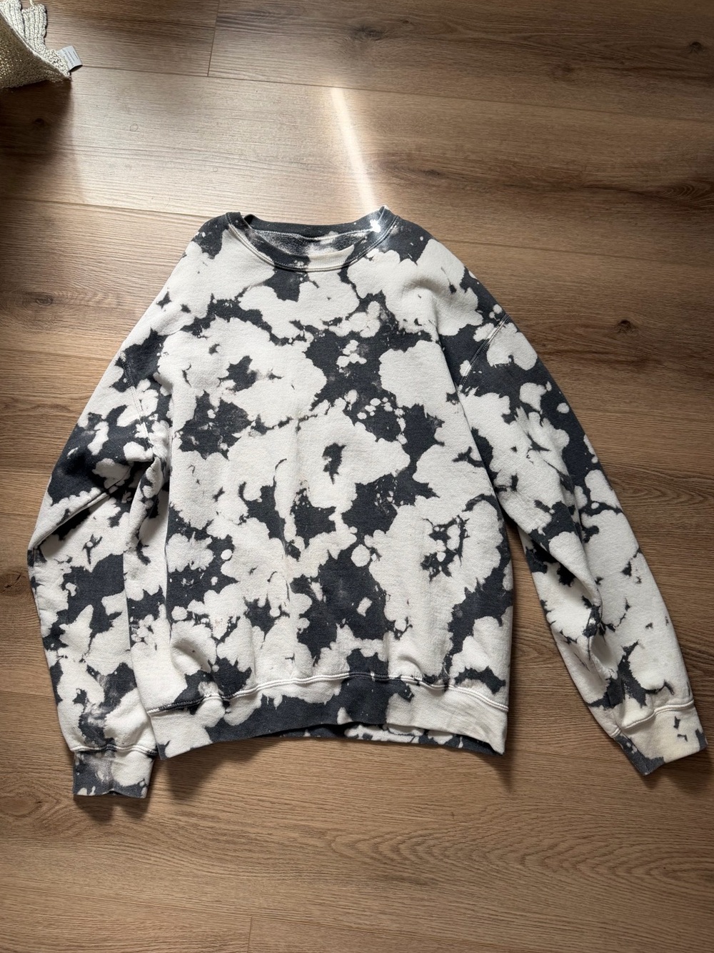Urban Renewal Remade Monochrome Tie-Dye Crew Neck Sweatshirt